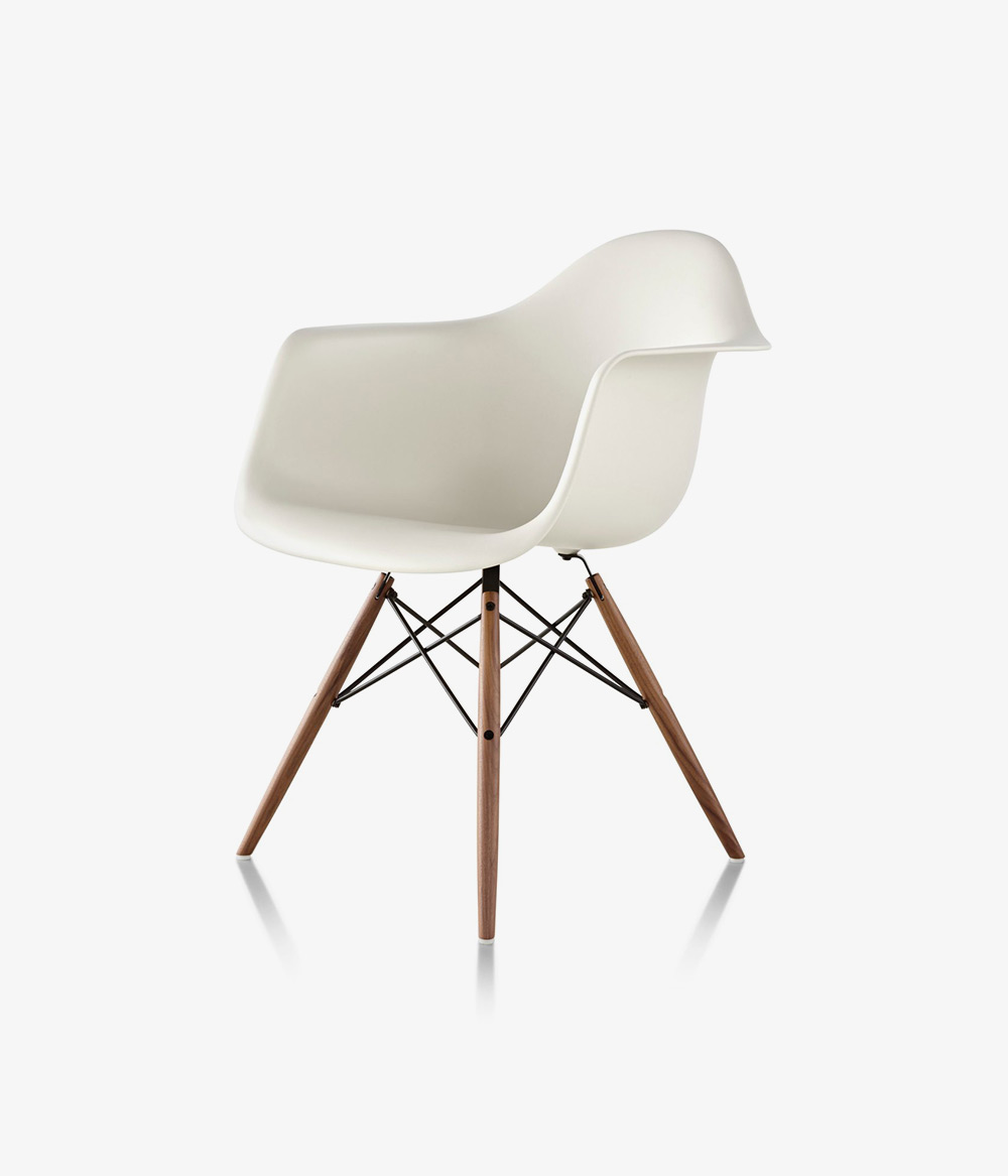 eames-armchair-02-1