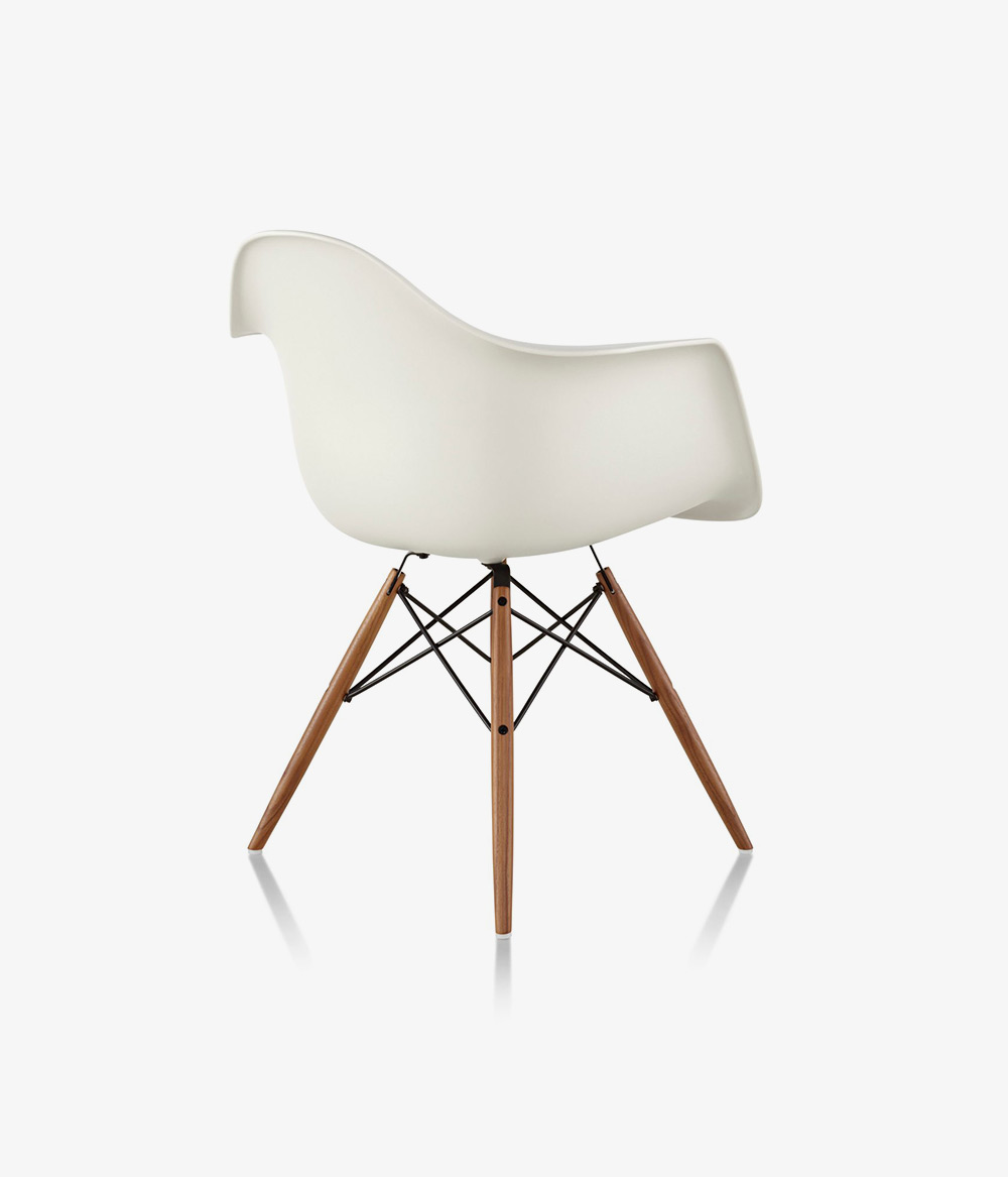 eames-armchair-04-1